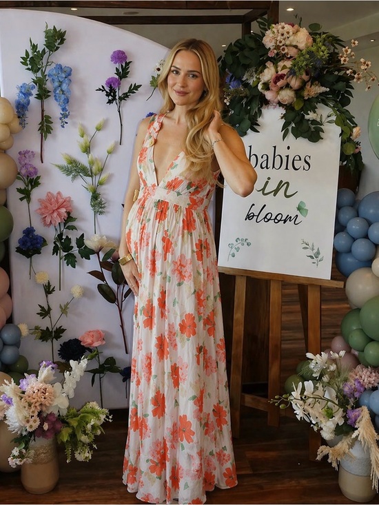 the clothing company Dresses & Skirts - White Floral Maxi Dress